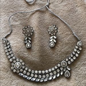 Gorgeous crystal adjustable statement necklace